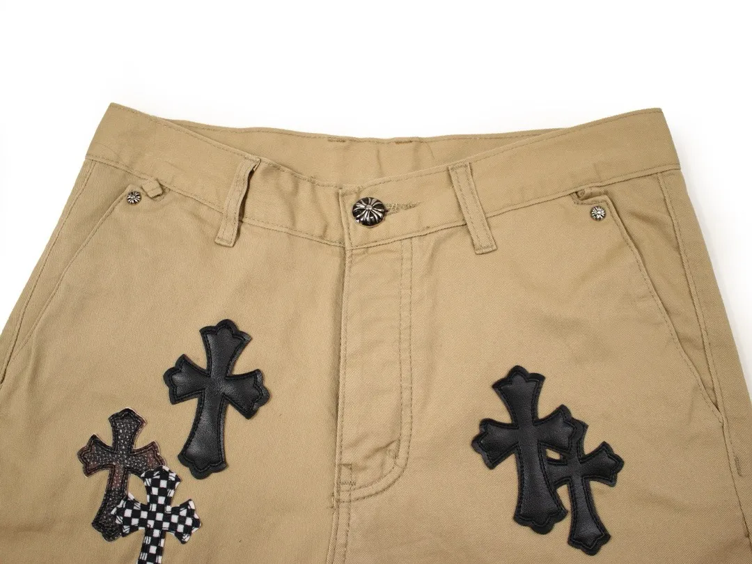 P270 💰 (Top version) Chrome Hearts CH khaki camouflage checkerboard horse hair cross patch leather jeans. Original purchased and patterned to truly restore the ultimate texture of Vintage. Italian special cowhide print and then cut. Customized sheepskin three-layer thick line leather. The whole body is spliced in heavy water washing process. Craftsmen hand-splash ink. You can see the details. Three-dimensional cutting version. Loose and comfortable. Not picky on the figure. Look tall and slim. Factory precision work. Original quality control. Same style for men and women. Can be matched with couples. Versatile recommendation. Must-have jeans for all seasons. Color: Khaki Size: 28-30-32-34 (corresponds to S-M-L-XL)